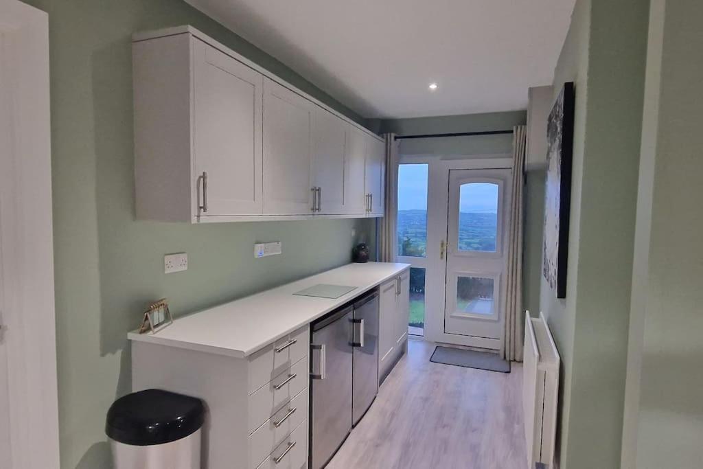 Bracken Cottage Ballyeaston Esterno foto